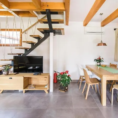Duplex Apartment *